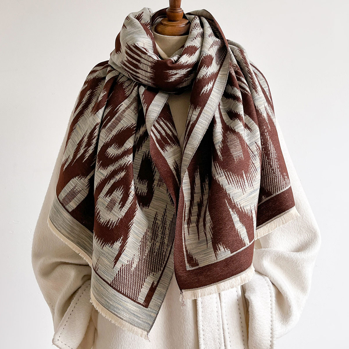 女性用イミテーションカシミヤスカーフ フリンジ付き 厚手 暖 - Pashmina Wrap Large のレビューと価格