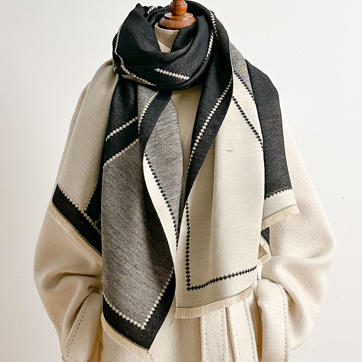 女性用イミテーションカシミヤスカーフ フリンジ付き 厚手 暖 - Pashmina Wrap Large のレビューと価格