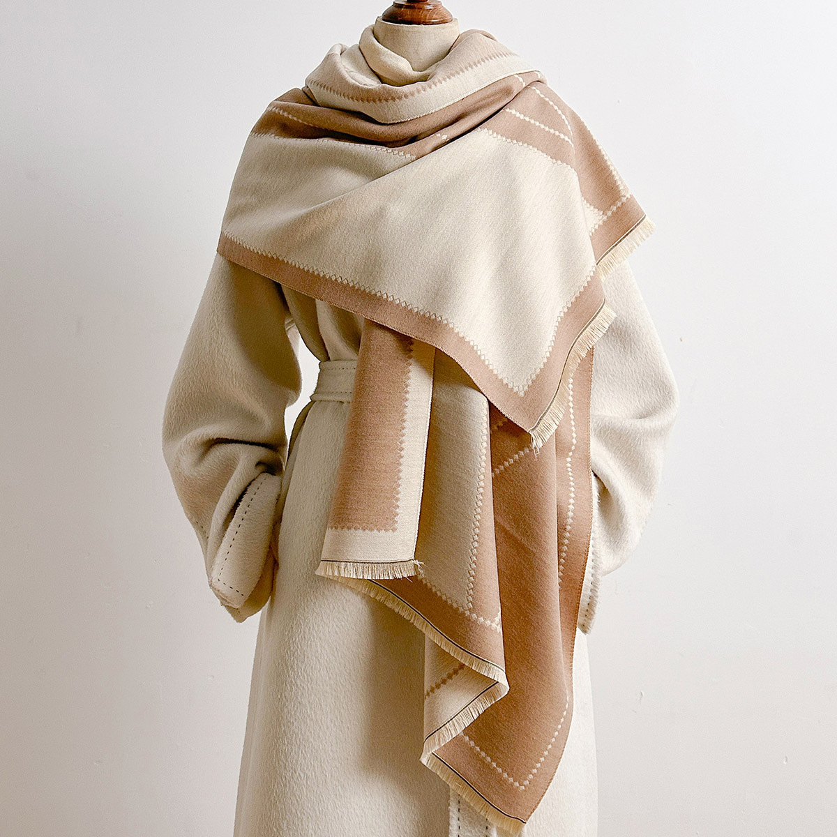 女性用イミテーションカシミヤスカーフ フリンジ付き 厚手 暖 - Pashmina Wrap Large のレビューと価格