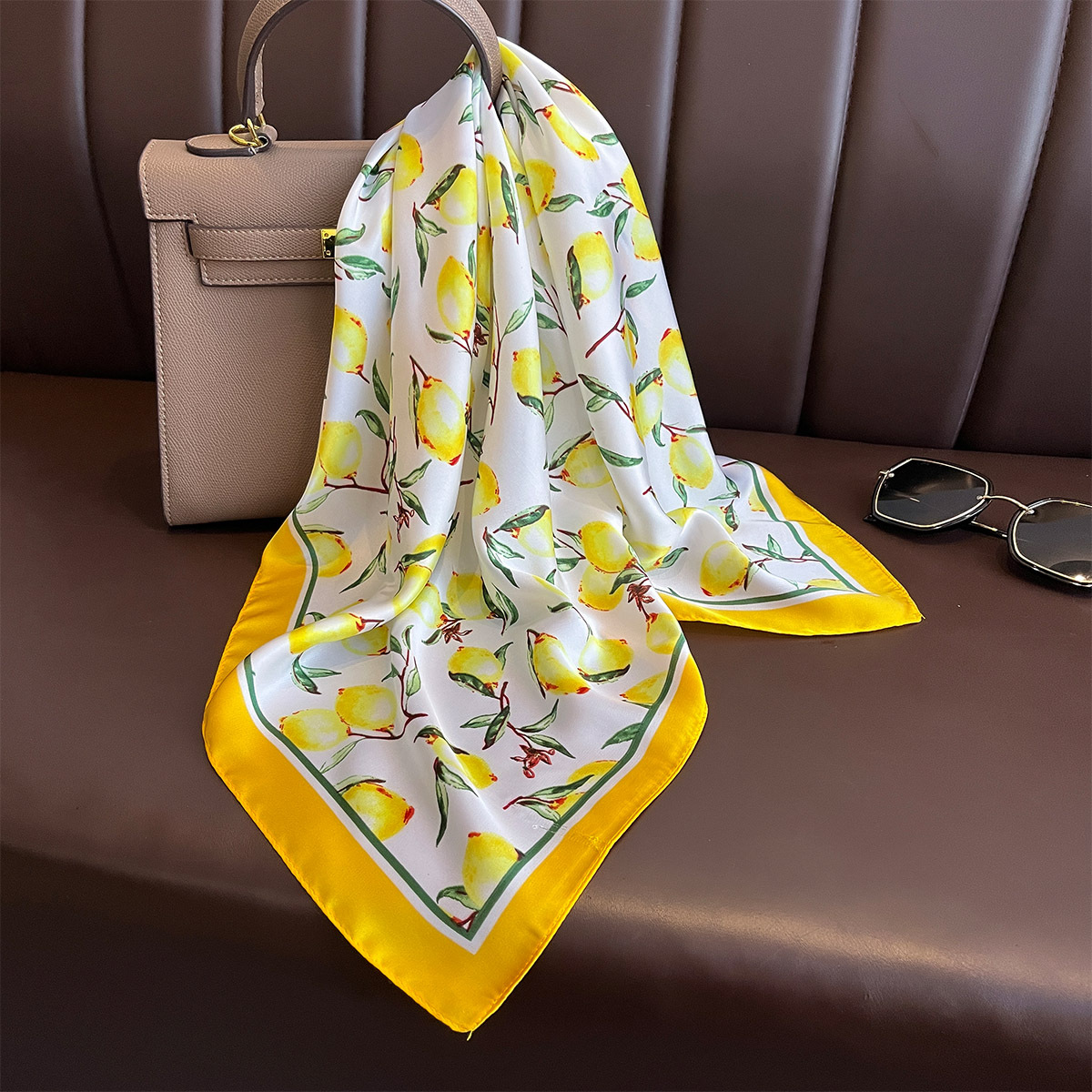 2025 新イエローレモンプリント正方形シルクスカーフ女性の - Face Scarf Mask のレビューと価格