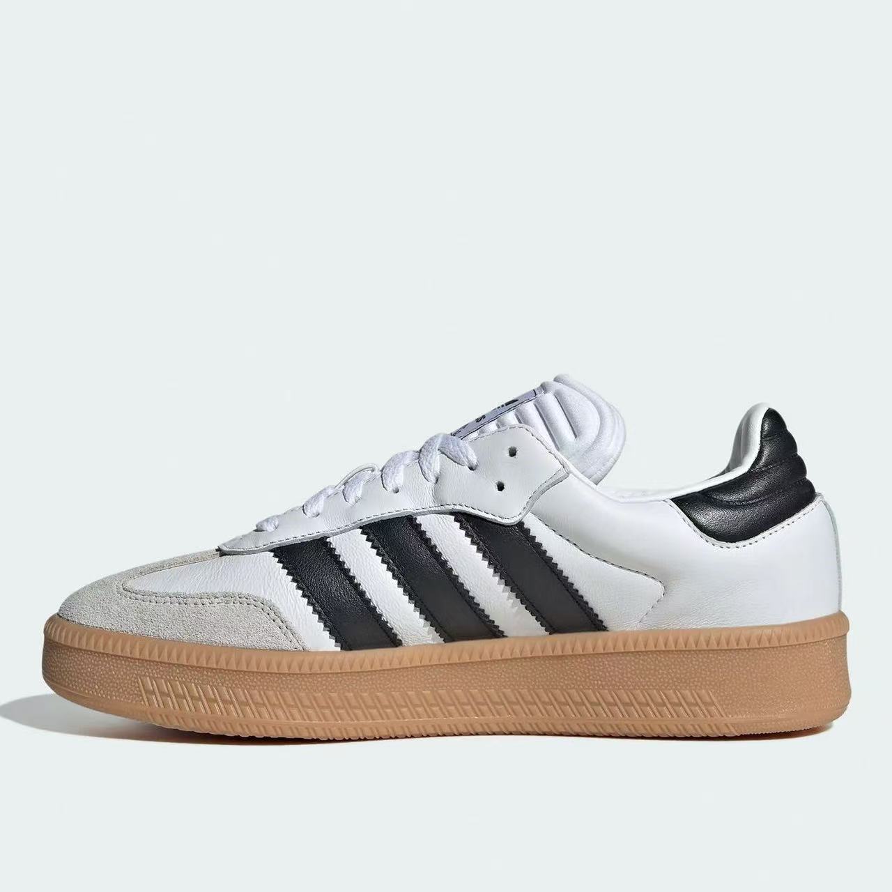 アディダス オリジナルス サンバ XLG。快適で汎用性の高い - Adidas Shoes Samba のレビューと価格